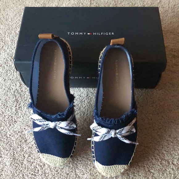 tommy hilfiger cactus slip on shoes
